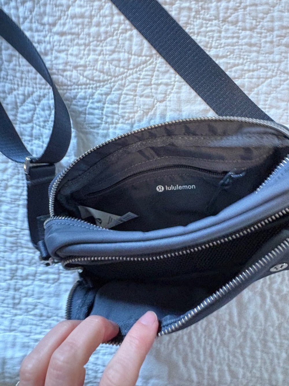 Lululemon Crossbody Bag 2L - Picture 2 of 6